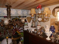 Brocante in kelder - afbeelding 3 van  10