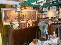 Brocante in kelder - afbeelding 5 van  10