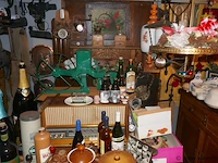 Brocante in kelder - afbeelding 6 van  10