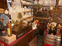 Brocante in kelder - afbeelding 8 van  10