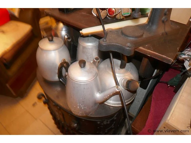 Brocante in kelder - afbeelding 10 van  10