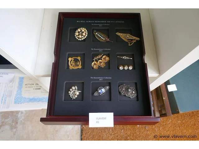Broches - afbeelding 1 van  1