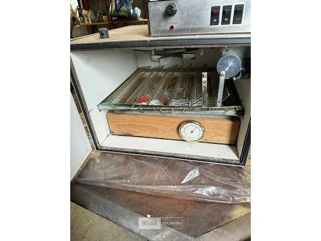 Broedmachine - afbeelding 1 van  1