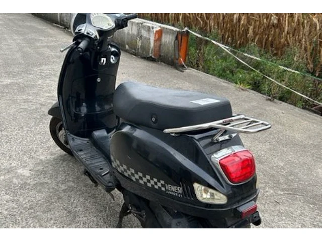 Bromfiets venesi - afbeelding 2 van  14