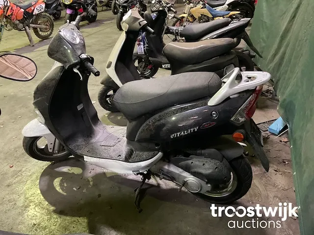 Bromfiets - afbeelding 4 van  6