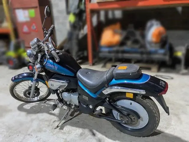 Brommer aprillia custom - afbeelding 1 van  4