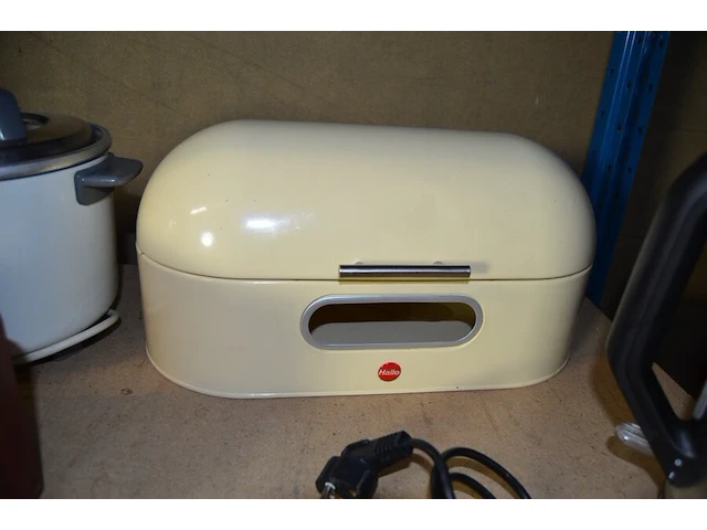 Brooddoos heilo, rijstkoker panasonic, radio meier m-110bt, waterkoker silvercrest - afbeelding 3 van  7