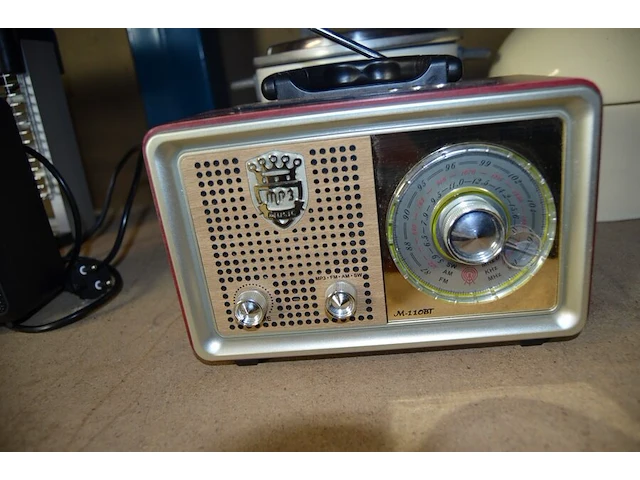 Brooddoos heilo, rijstkoker panasonic, radio meier m-110bt, waterkoker silvercrest - afbeelding 5 van  7