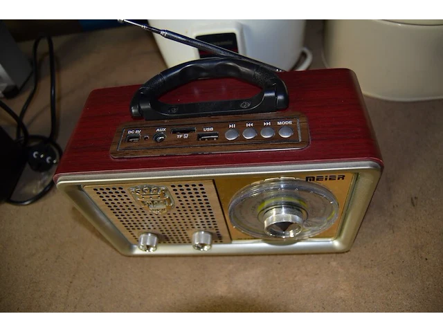 Brooddoos heilo, rijstkoker panasonic, radio meier m-110bt, waterkoker silvercrest - afbeelding 6 van  7