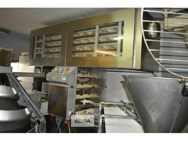 Broodlijn, ca 200 stuks, geklimatiseerde rijskast voor lang brood - afbeelding 1 van  6