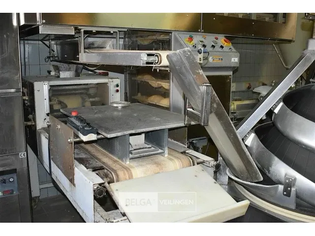 Broodlijn, ca 200 stuks, geklimatiseerde rijskast voor lang brood - afbeelding 4 van  6