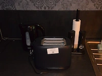 Broodrooster moulinex t52-a, waterkoker domo, 4-delige pottenset, bordenset, bestek, diverse keuken benodigdheden - afbeelding 1 van  13