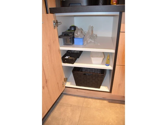 Broodrooster moulinex t52-a, waterkoker domo, 4-delige pottenset, bordenset, bestek, diverse keuken benodigdheden - afbeelding 8 van  13