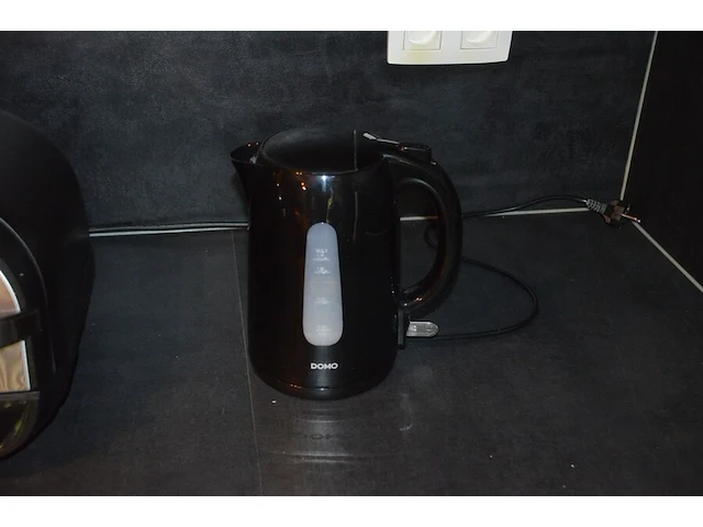 Broodrooster moulinex t52-a, waterkoker domo, 4-delige pottenset, bordenset, bestek, diverse keuken benodigdheden - afbeelding 13 van  13