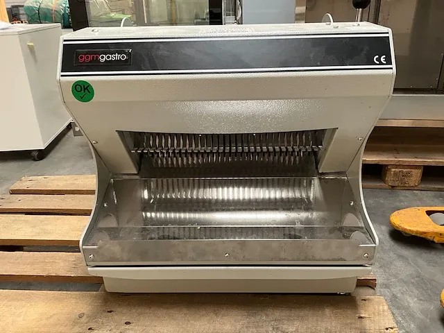Broodsnijmachine ggm gastro bsms13t - afbeelding 2 van  7