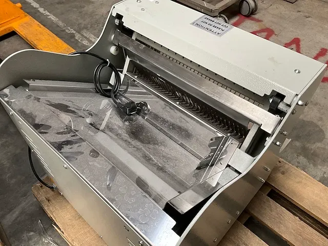 Broodsnijmachine ggm gastro bsms13t - afbeelding 5 van  7