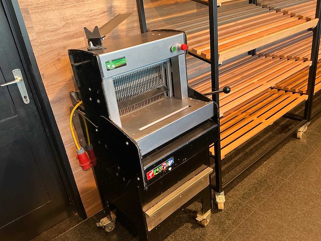 Broodsnijmachine - afbeelding 1 van  5