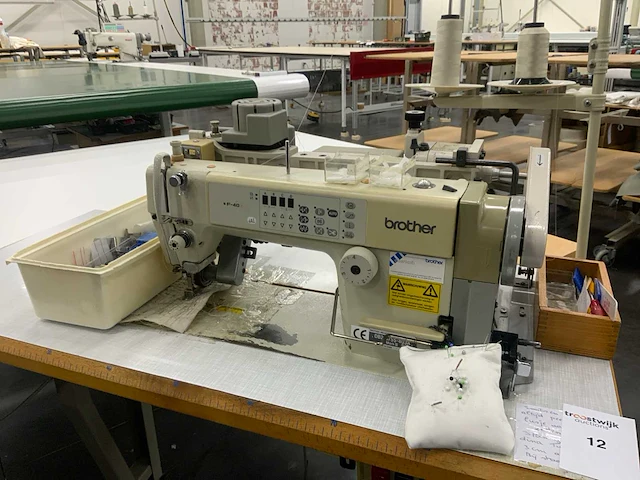 Brother f 40 naaimachine - afbeelding 1 van  8
