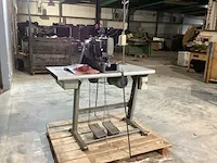 Brother lh4-b814 knoopgatmachine - afbeelding 3 van  10