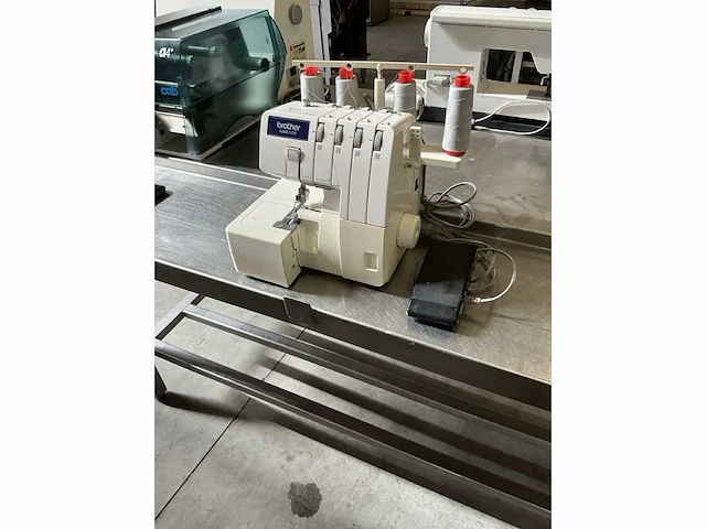 Brother lock 929d naaimachine - afbeelding 3 van  3