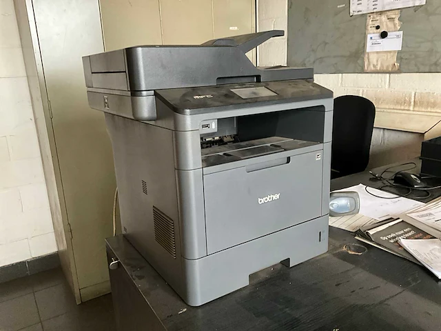 Brother mfc-l5700dn all-in-one laserprinter - afbeelding 2 van  7