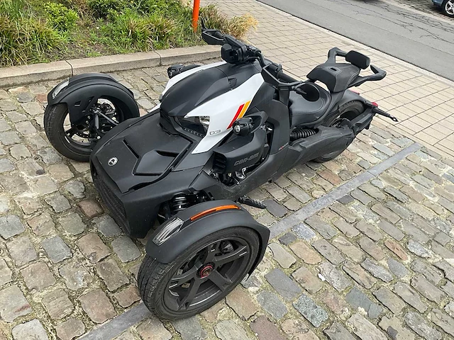 Brp can-am - 2021 - afbeelding 1 van  23