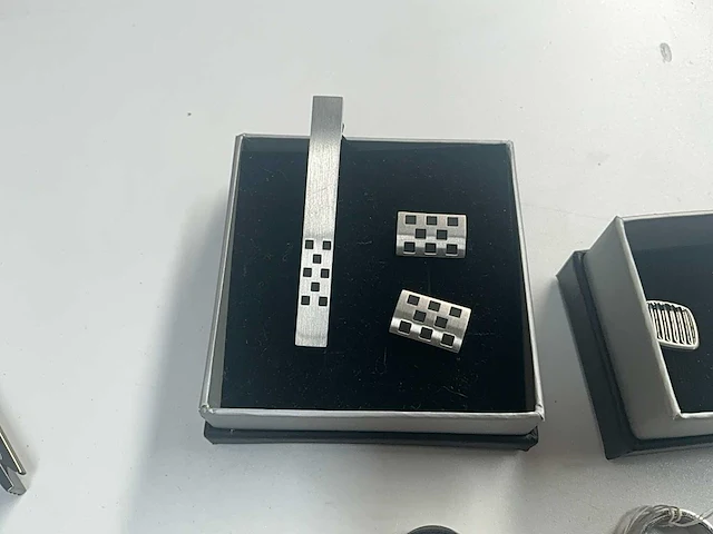 Bruce partij sieraden - afbeelding 2 van  9