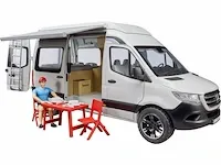 Bruder mercedes benz sprinter camper met chauffeur modelvoertuig - afbeelding 2 van  6