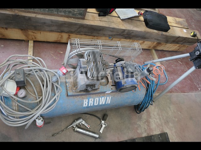Bruine compressor - afbeelding 6 van  14