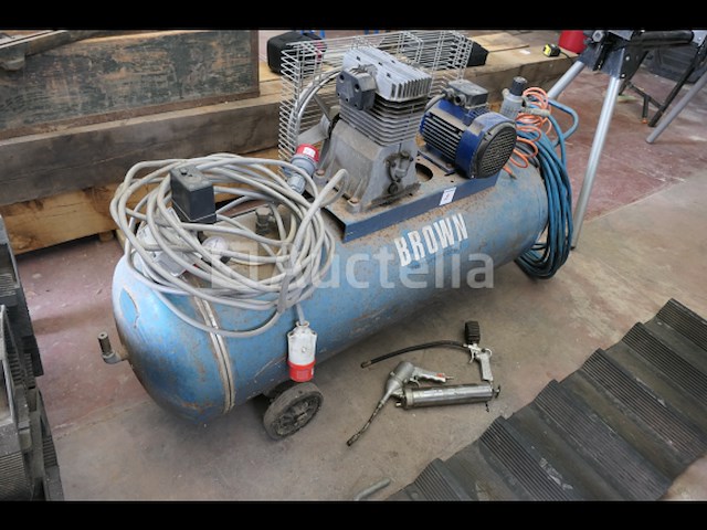 Bruine compressor - afbeelding 8 van  14