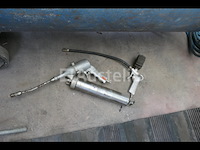 Bruine compressor - afbeelding 12 van  14