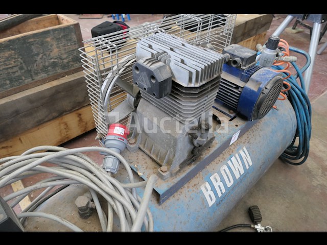 Bruine compressor - afbeelding 14 van  14