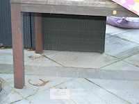 Bruine kleine houten tafel - afbeelding 2 van  3