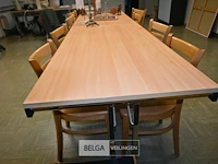 Bruine stoelen zonder tafel - afbeelding 2 van  7