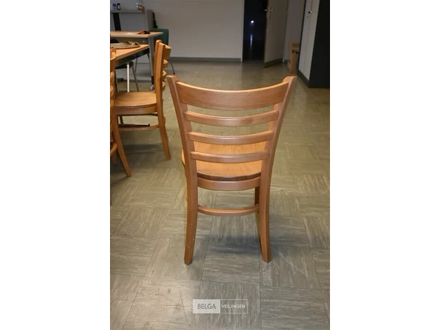Bruine stoelen zonder tafel - afbeelding 6 van  7