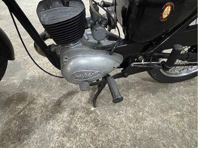Bsa - bantam - oldtimer - motorfiets - afbeelding 6 van  7