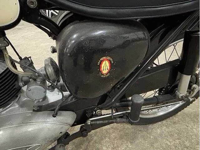 Bsa - bantam - oldtimer - motorfiets - afbeelding 7 van  7