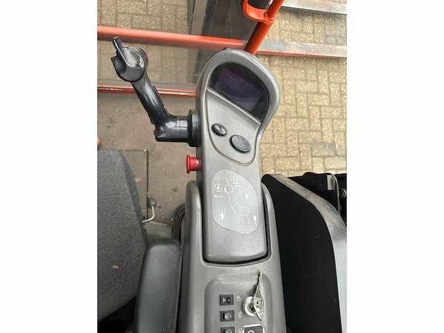 Bt - ctl-csr30t - reach forklift - 2001 - afbeelding 13 van  14