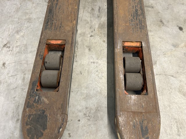 Bt 7sll16 stapelaar - bj 2006 - afbeelding 5 van  9