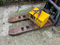 Bt elektrische meeloopstapelaar - afbeelding 8 van  13