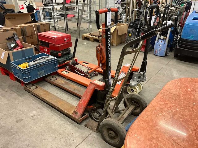 Bt hand hydraulische palletwagen - afbeelding 1 van  6