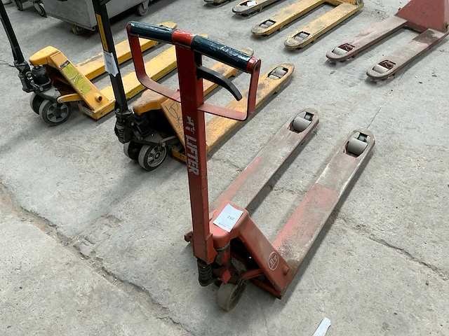 Bt hand hydraulische palletwagen - afbeelding 3 van  6