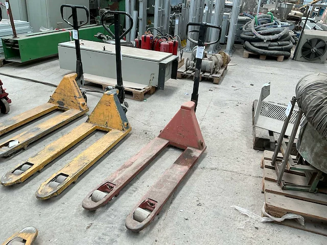 Bt hand hydraulische palletwagen - afbeelding 1 van  6