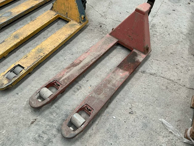 Bt hand hydraulische palletwagen - afbeelding 2 van  6