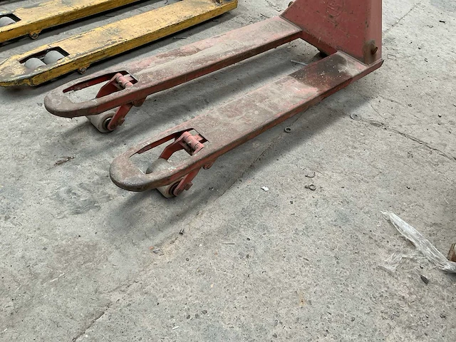 Bt hand hydraulische palletwagen - afbeelding 4 van  6