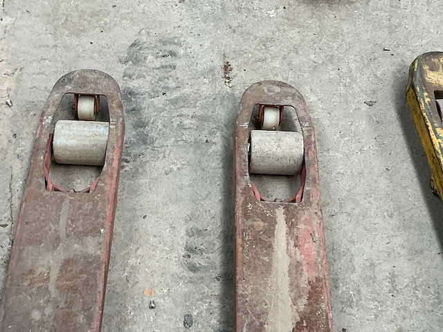 Bt hand hydraulische palletwagen - afbeelding 5 van  6