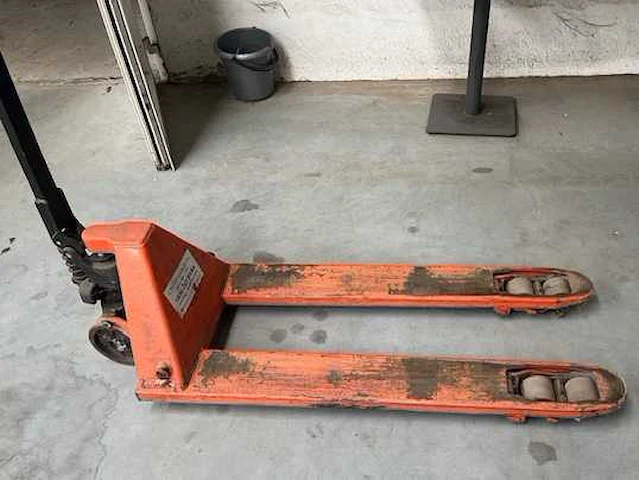 Bt hand hydraulische palletwagen - afbeelding 1 van  4