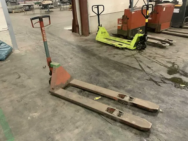 Bt l 2000 hand hydraulische palletwagen - afbeelding 2 van  5
