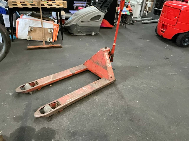 Bt l2000 hand hydraulische palletwagen - afbeelding 1 van  6