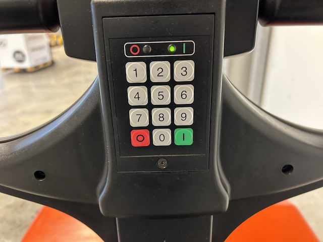 Bt p20/8 palletwagen - bj 2003 - afbeelding 8 van  10